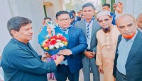 নবাব ফয়জুন্নেসার বাড়ি ও জাদুঘর পরিদর্শনে জেলা প্রশাসক
